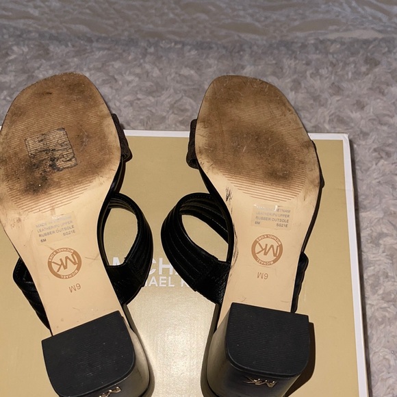 Woman’s MK shoe - Picture 5 of 6